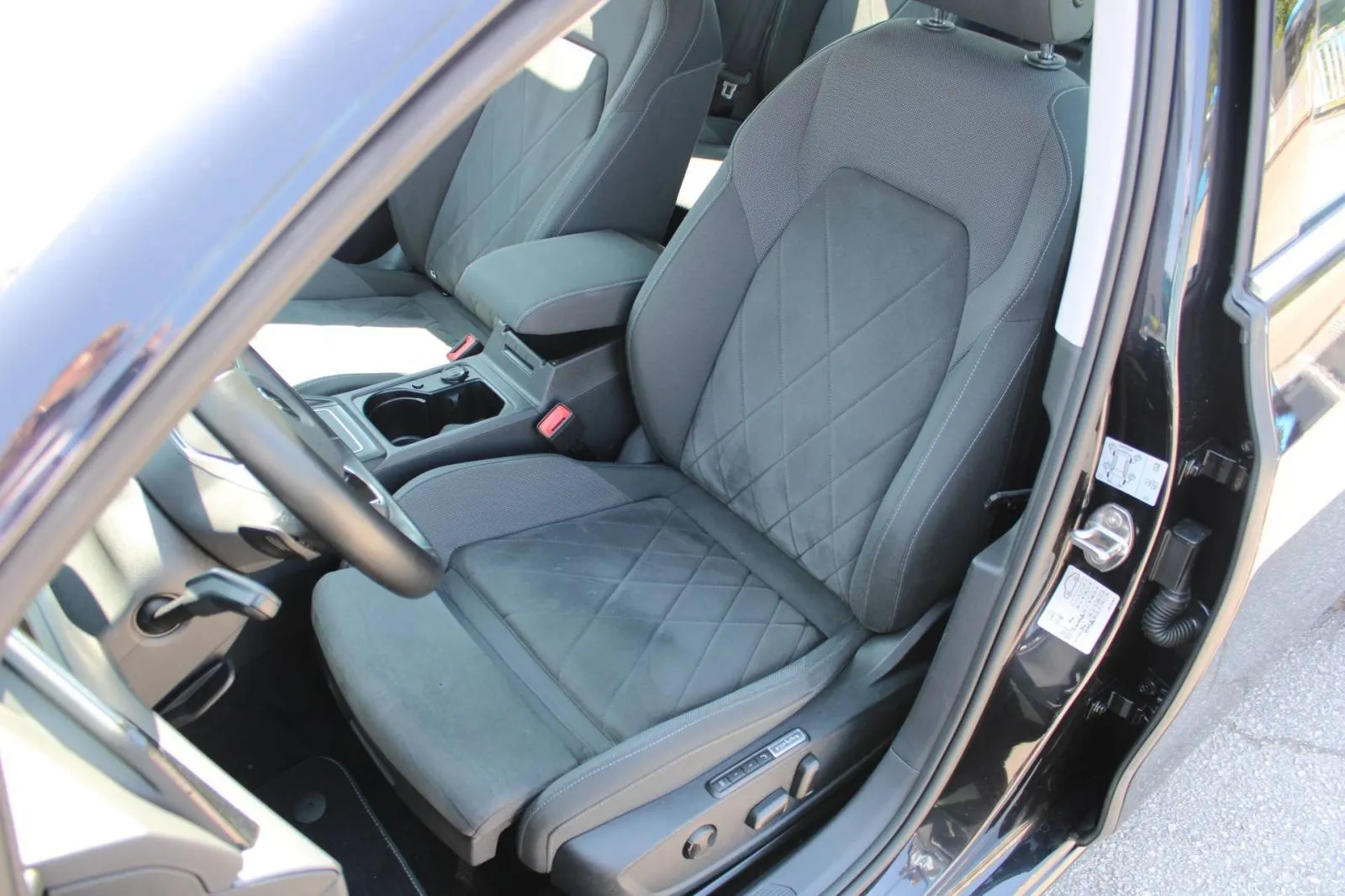 vw golf viii 1.4 e-hybrid dsg style *led, navigacija, kamera* - slika 18