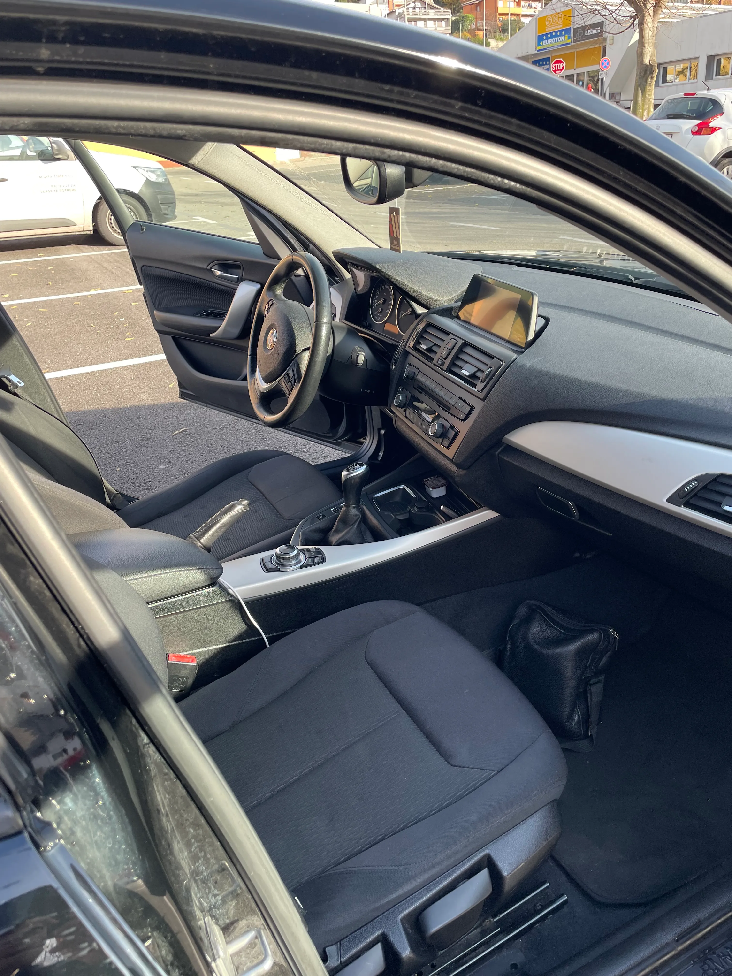 prodajem bmw 116d - slika 7