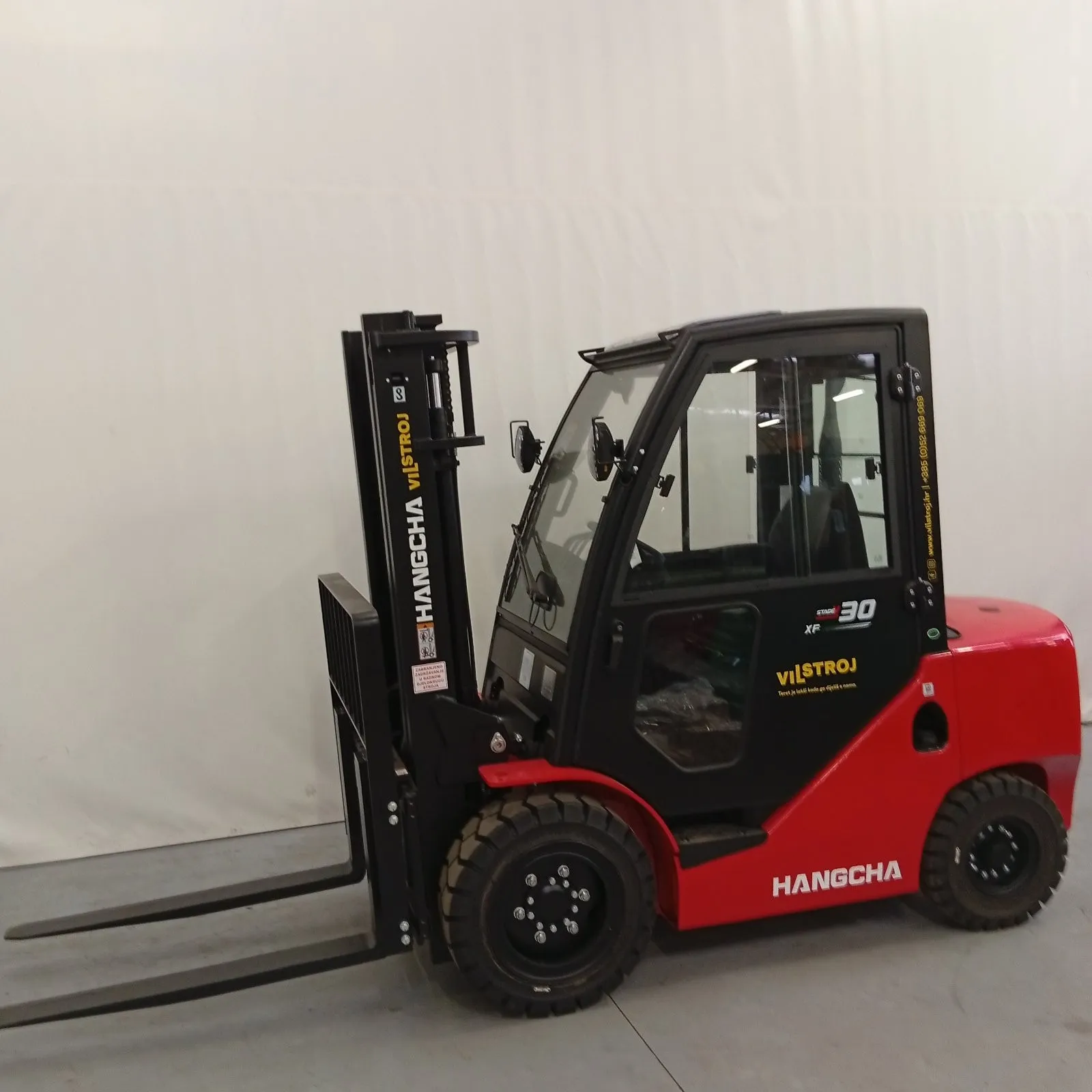 čeoni diesel 3000 kg hangcha cpcd30-xw97 - slika 1