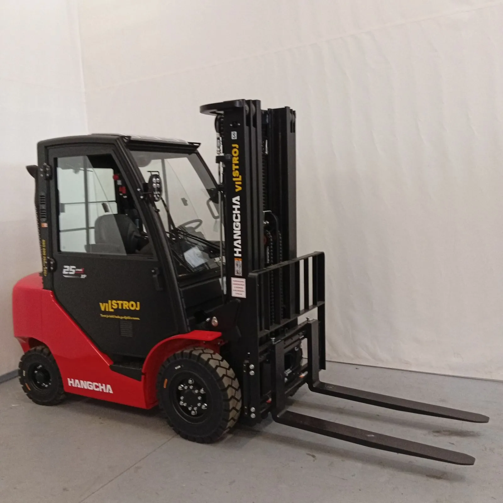 čeoni diesel 2500 kg hangcha cpcd25-xw97f - slika 1