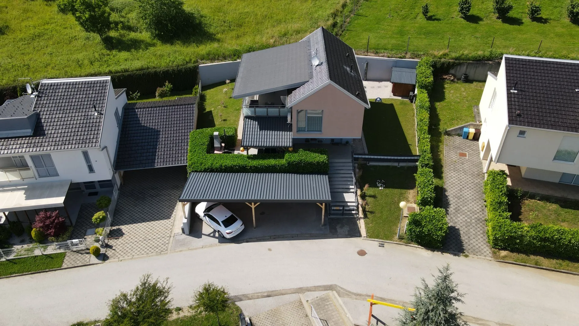 villa dambo - luksuzna vila s bazenom i uređenom okućnicom - slika 26