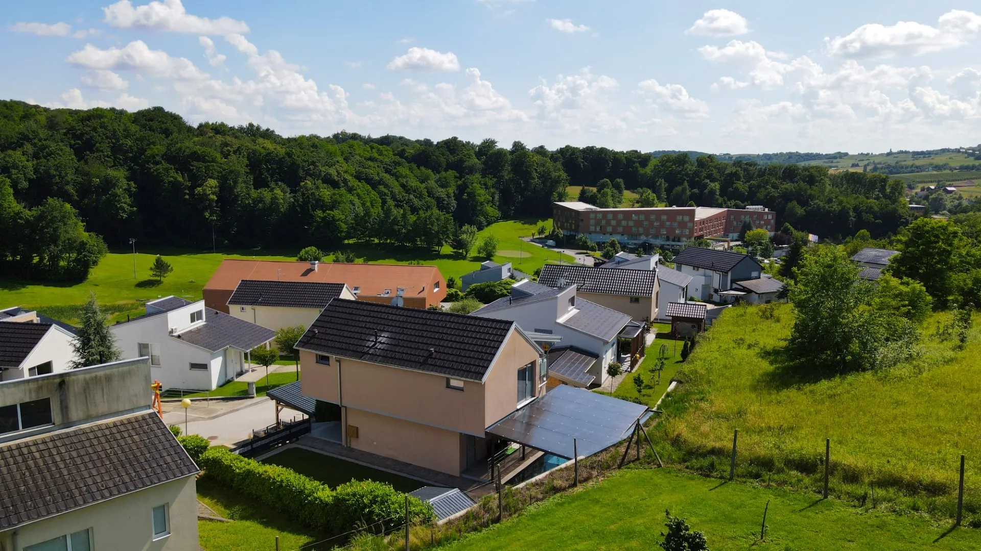 villa dambo - luksuzna vila s bazenom i uređenom okućnicom - slika 21