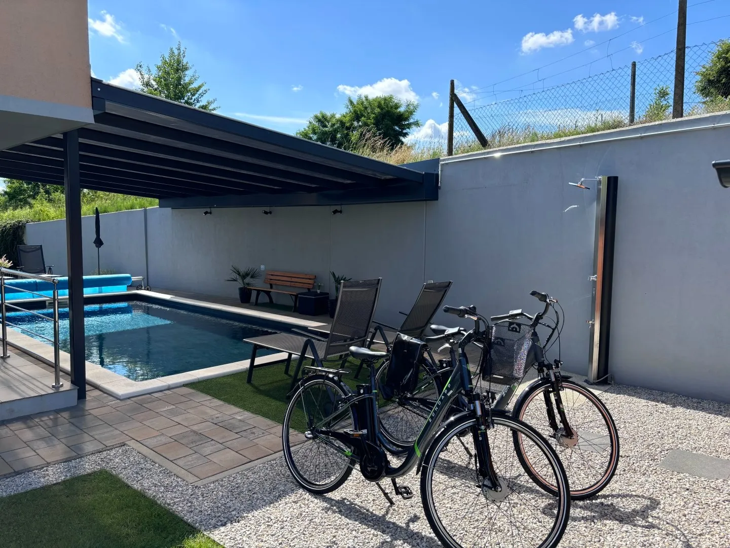 villa dambo - luksuzna vila s bazenom i uređenom okućnicom - slika 28