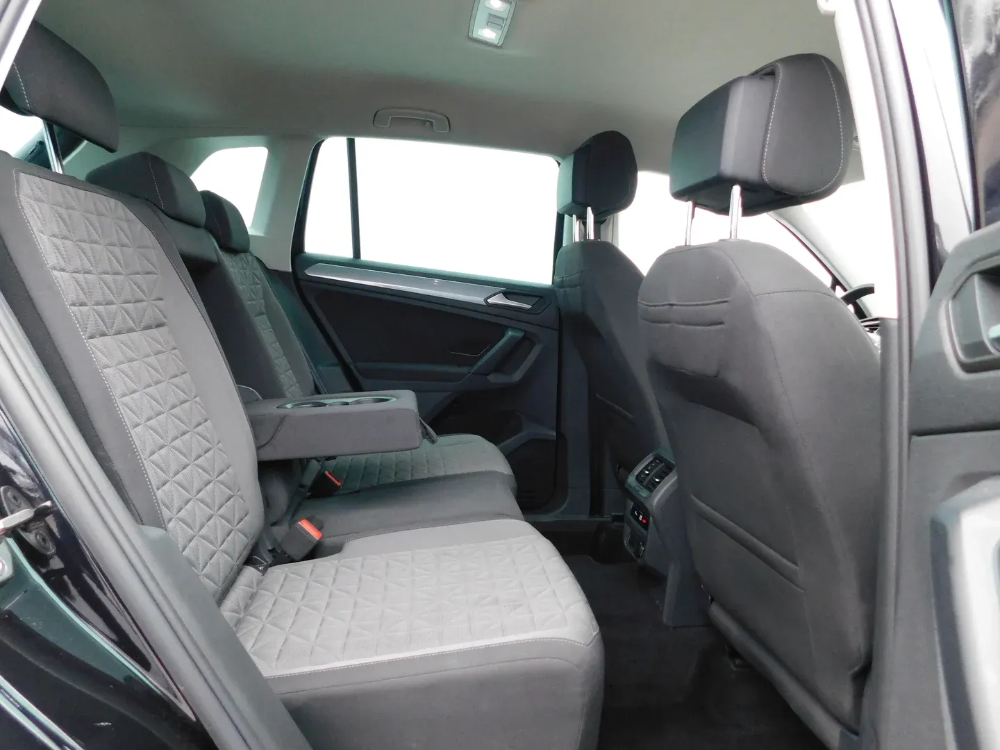 11635 volkswagen tiguan 2.0 tdi dsg life - slika 13
