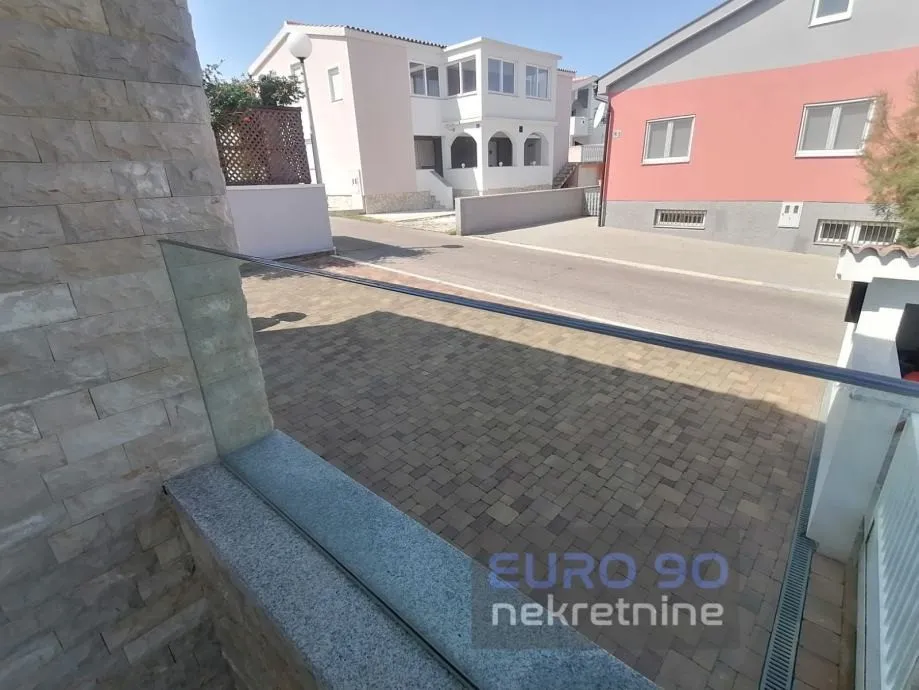 vir-lijepa samostojeća kuća, 50 m od mora ,odmah useljiva !! - slika 7