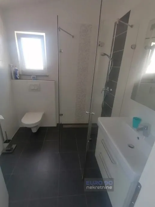 vir-lijepa samostojeća kuća, 50 m od mora ,odmah useljiva !! - slika 13