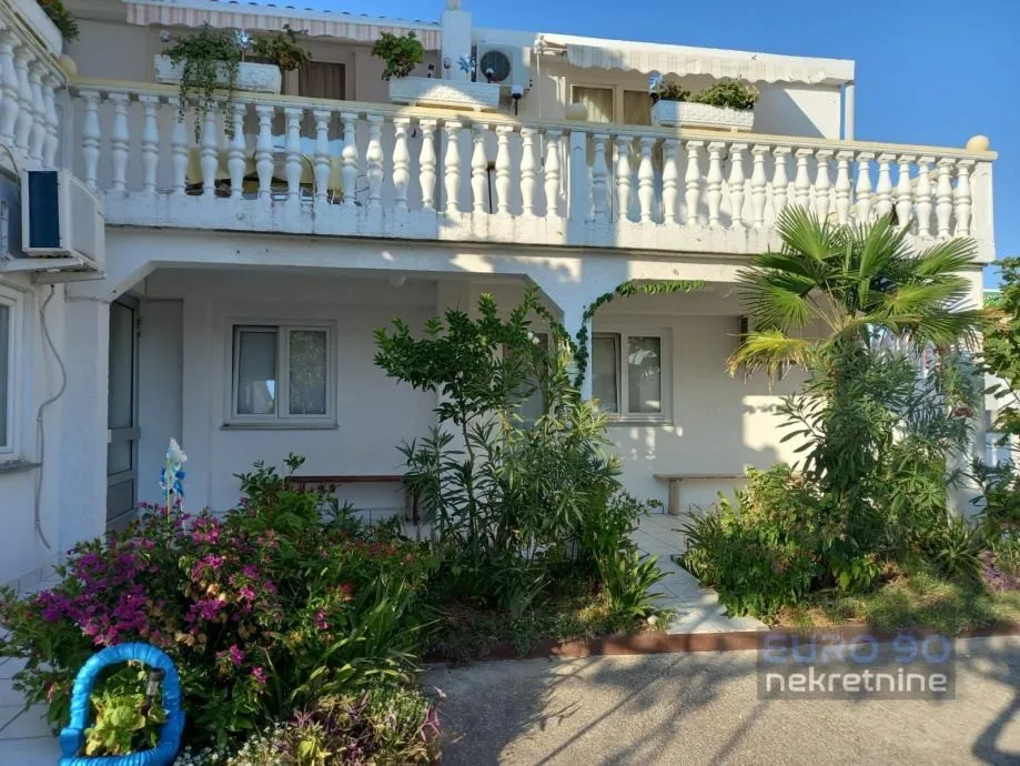 vir-samostojeća kuća sa 6 apartmana, garažom i velikom okućnicom - slika 6