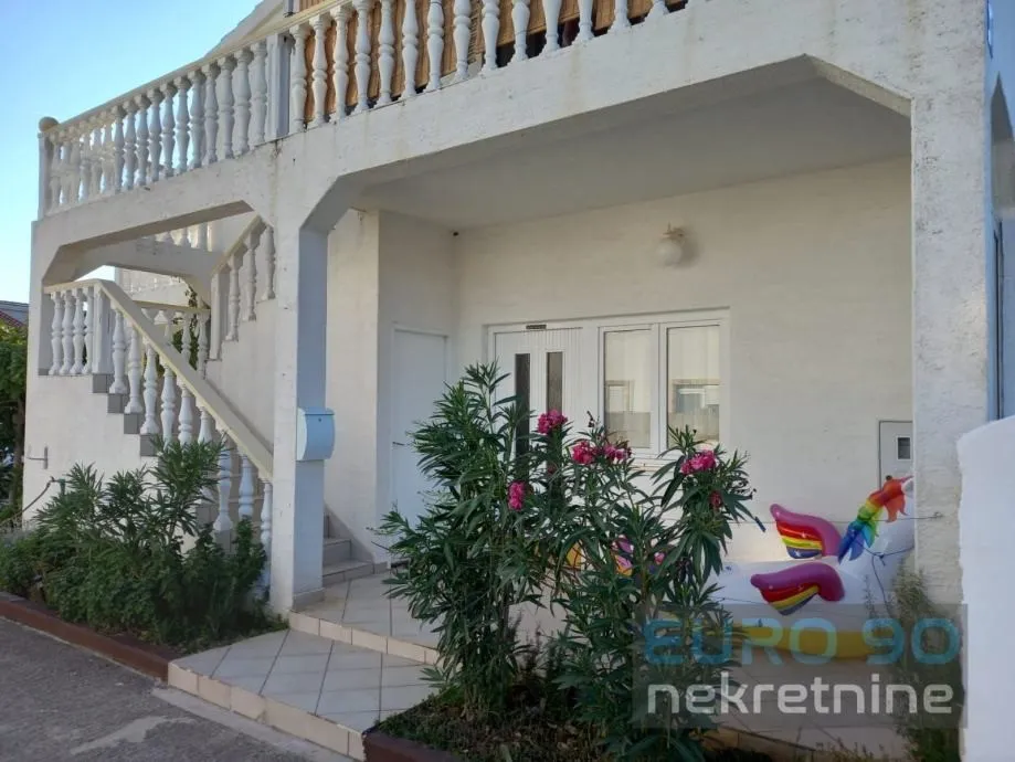 vir-samostojeća kuća sa 6 apartmana, garažom i velikom okućnicom - slika 8