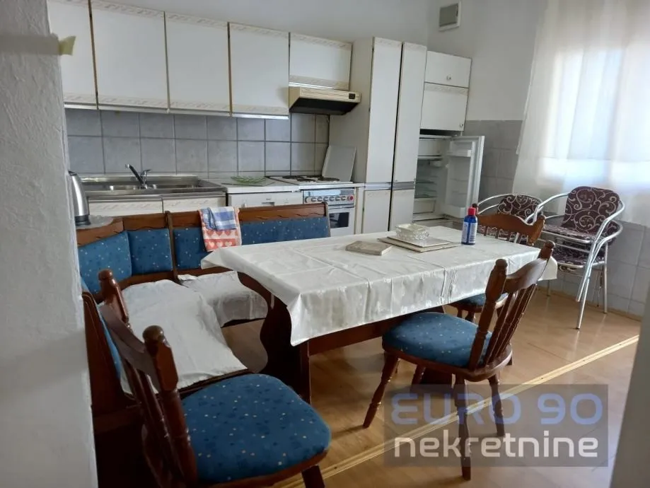 vir-samostojeća kuća sa 6 apartmana, garažom i velikom okućnicom - slika 15