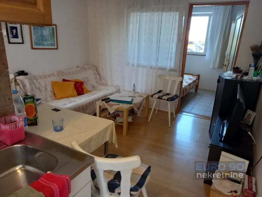 vir-samostojeća kuća sa 6 apartmana, garažom i velikom okućnicom - slika 16