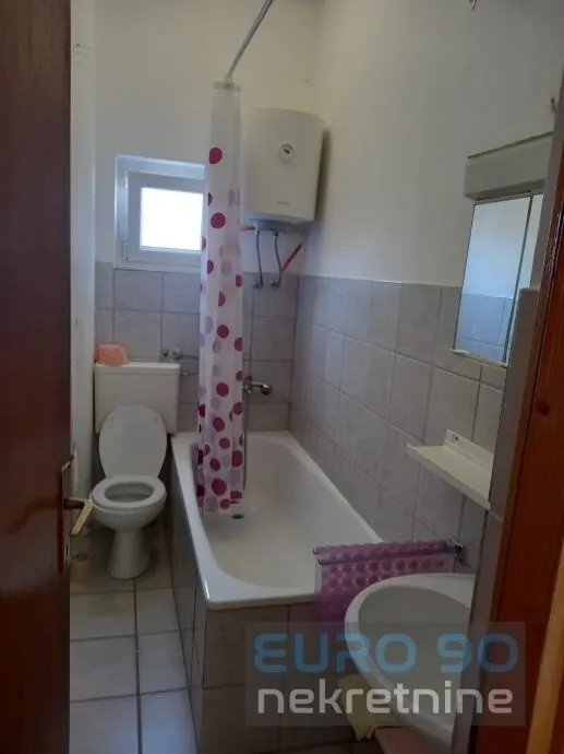 vir-samostojeća kuća sa 6 apartmana, garažom i velikom okućnicom - slika 19