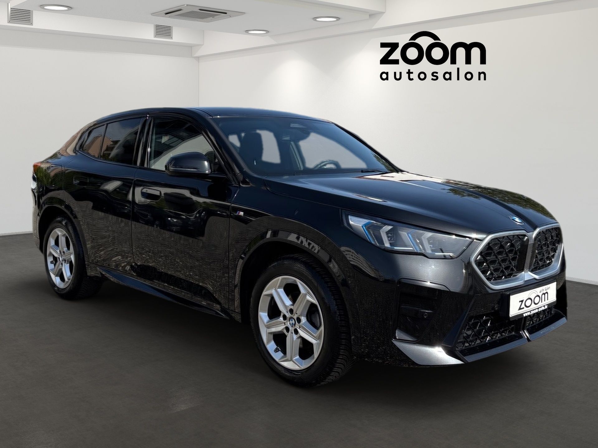bmw x2 sdrive18d m sport - slika 2