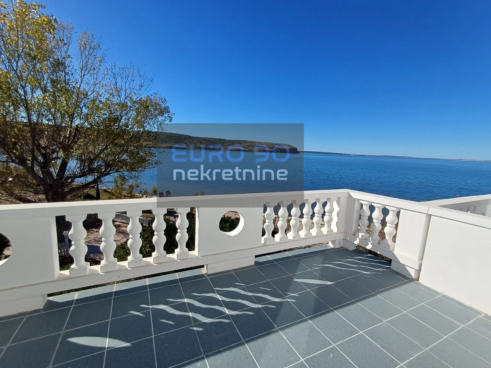 rtina- velika kuća s 12 apartmana, 1.red do mora i prekrasne plaže !! - slika 7