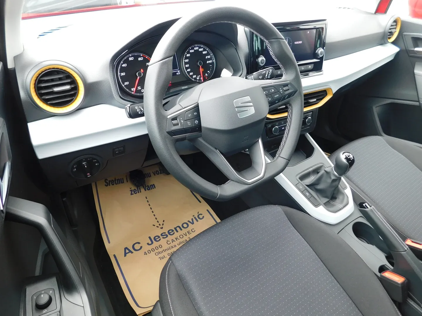 09462 seat arona 1.0 tsi style - slika 9