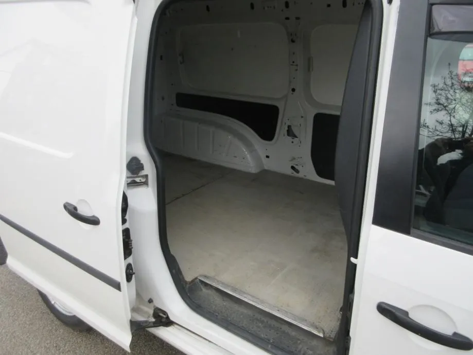 volkswagen caddy 1.6 tdi,102ks,maxi,ele.paket,tempo,odlično stanje,.., - slika 8