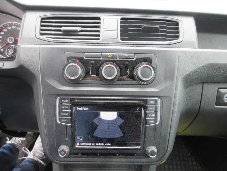 volkswagen caddy 1.6 tdi,102ks,maxi,ele.paket,tempo,odlično stanje,.., - slika 13