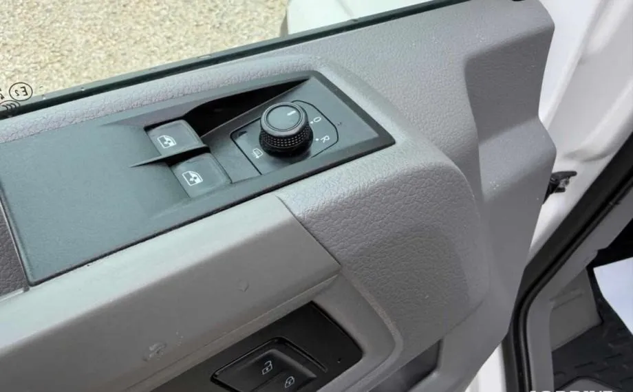 volkswagen crafter 2.0 35 tdi putnički 8 + 1 sjedišta - slika 23