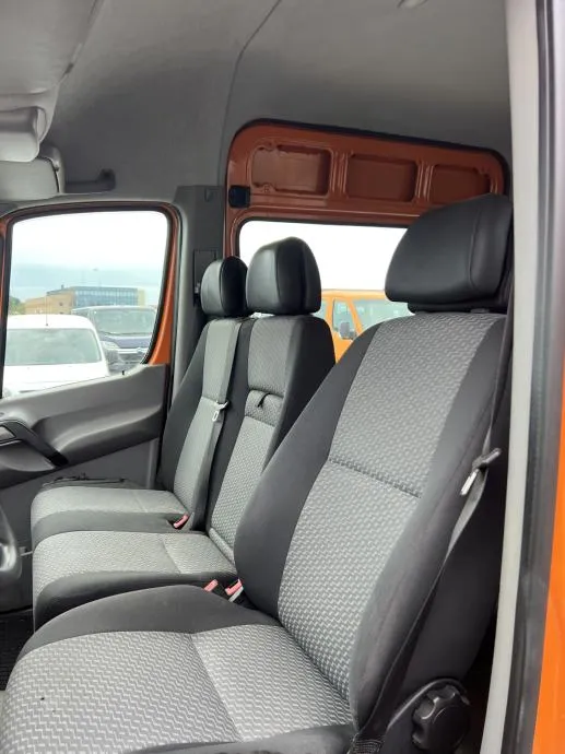 volkswagen crafter 6 sjedala + tovarni prostor, 2013 god. - slika 9