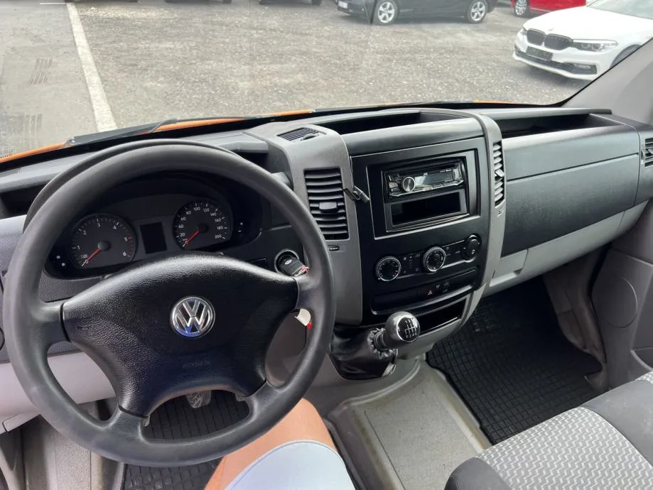 volkswagen crafter 6 sjedala + tovarni prostor, 2013 god. - slika 10