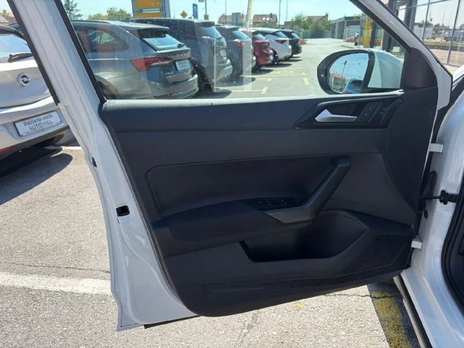 volkswagen taigo 1,0 - slika 17