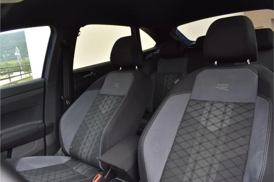 volkswagen taigo 1.0 tsi automatik dsg - r-line - slika 13