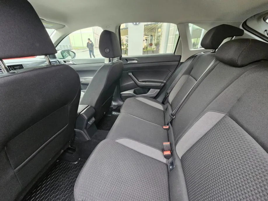 volkswagen taigo 1.0 tsi 4all 85kw - slika 8