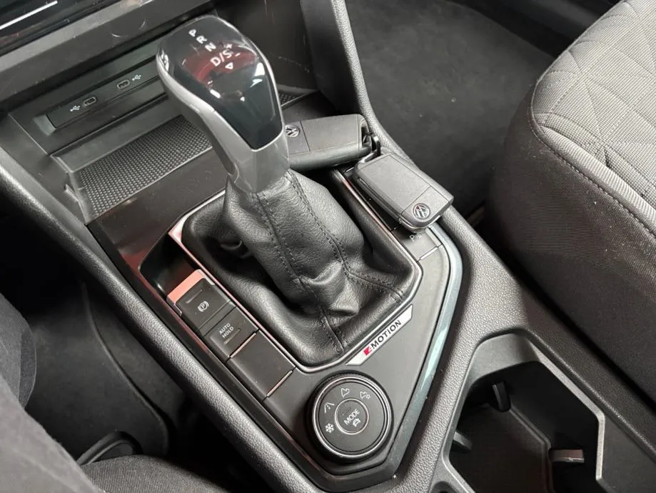 volkswagen tiguan 2.0 tdi life dsg 4motion - slika 11