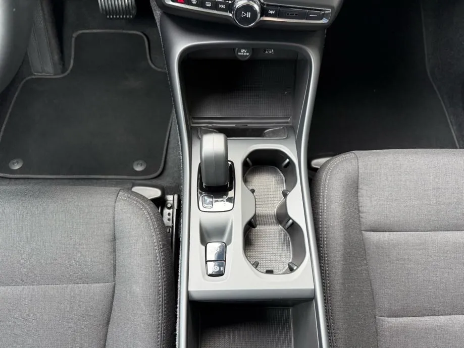 volvo xc40 t2 automatik °virtual°navi°adaptivni temp.°leasing bez učeš - slika 15