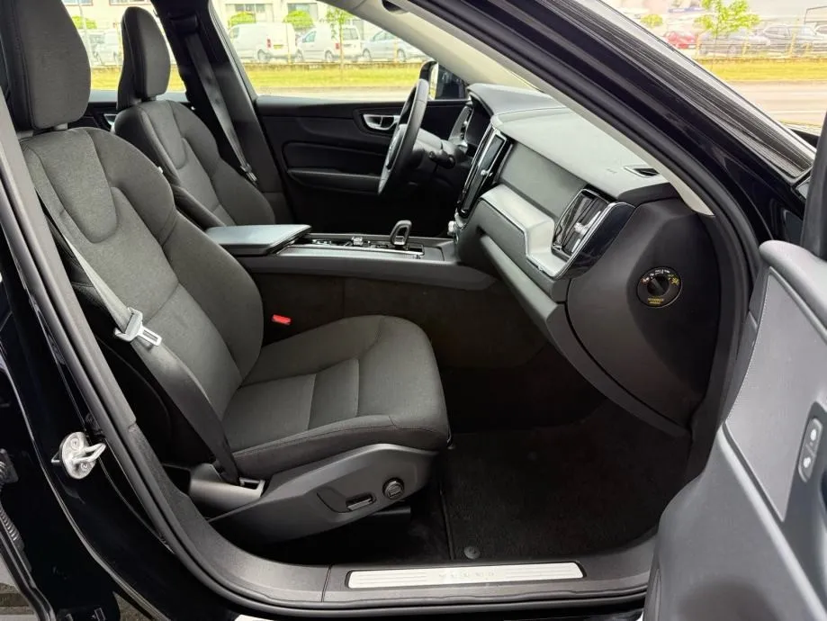 volvo xc60 b4 automatik °virtual°navi°kamera°u pdv-u°leasing bez učešć - slika 21