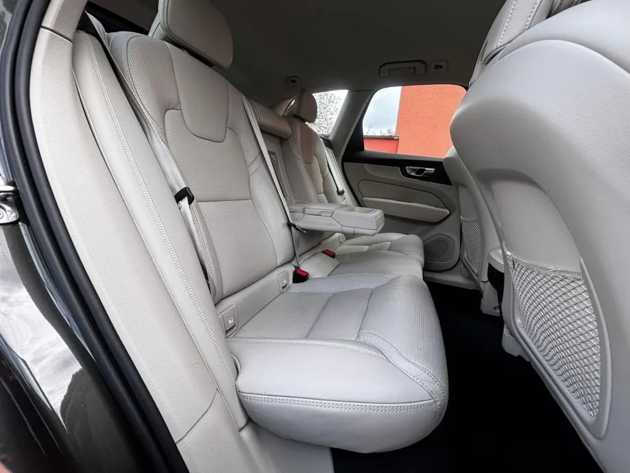 volvo xc60 d4 automatik •2020.g.•inscription•leasing bez učešća• - slika 16