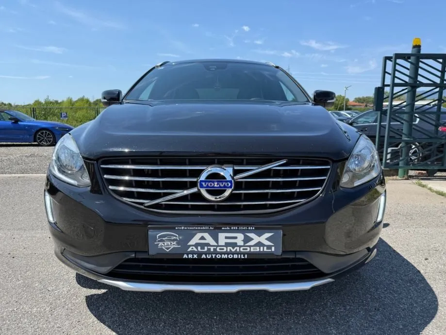 volvo xc60 d4 ocean race automatik °navi°koža°kamera°reg:4/2027° - slika 24