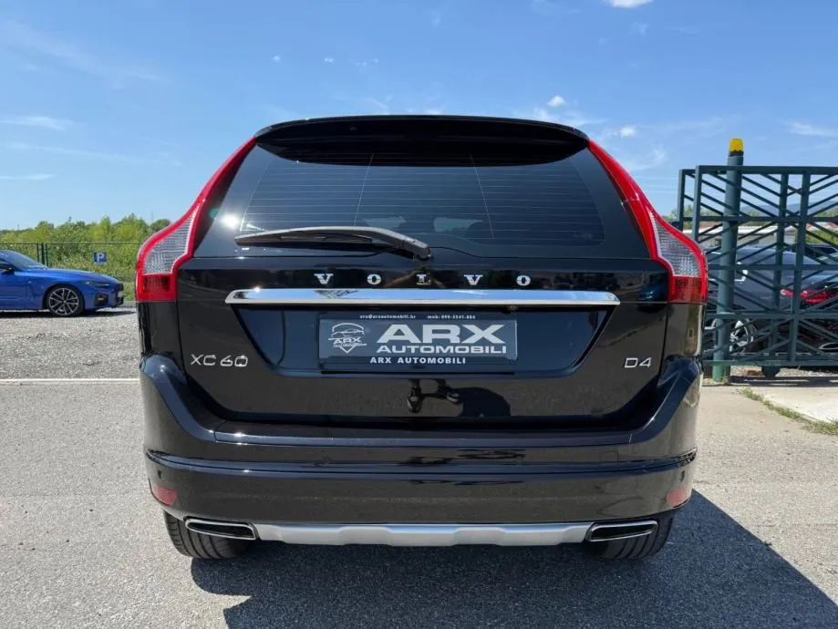 volvo xc60 d4 ocean race automatik °navi°koža°kamera°reg:4/2027° - slika 19