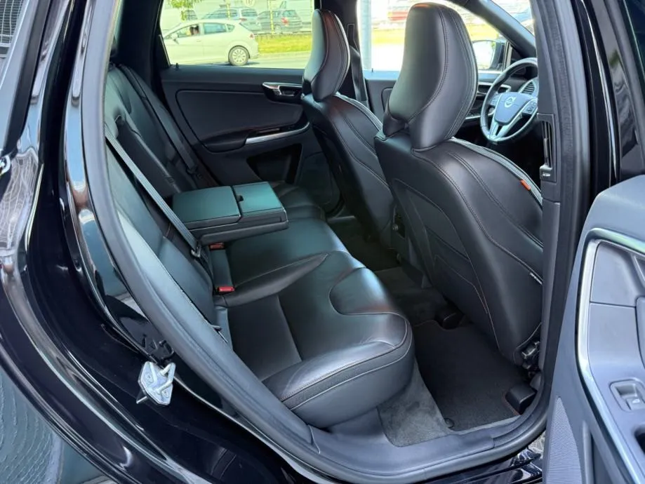 volvo xc60 d4 ocean race automatik °navi°koža°kamera°reg:4/2027° - slika 16
