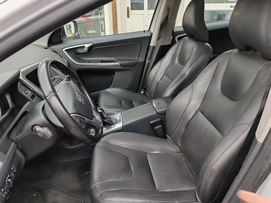 volvo xc60 fwd d4 - slika 12
