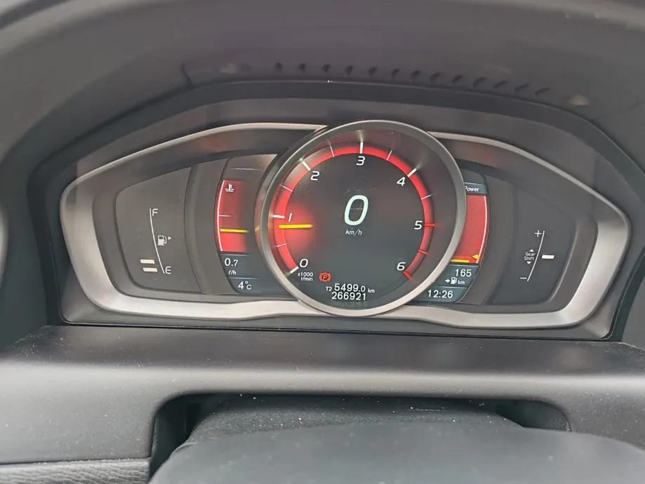 volvo xc60 fwd d4 - slika 14