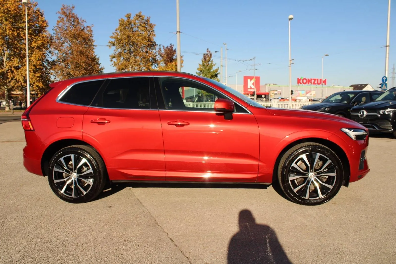 volvo xc60 b4 2.0d automatik *led, navigacija, kamera* - slika 4