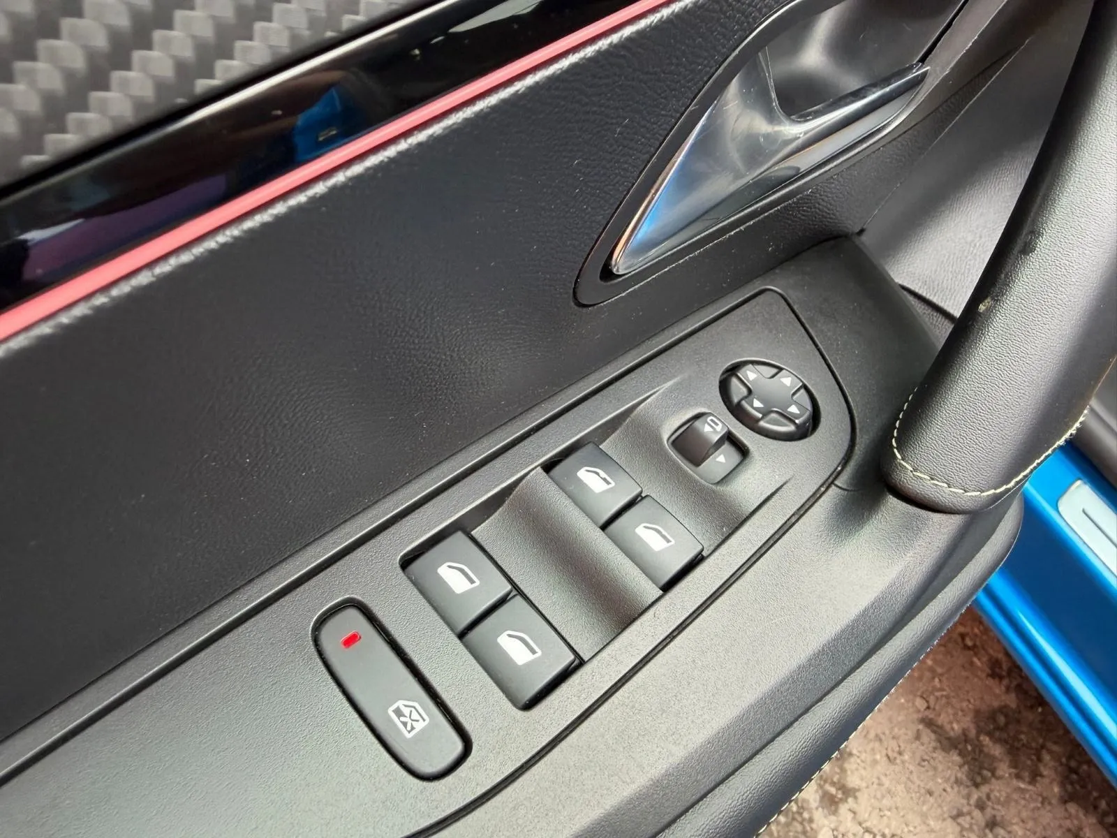 peugeot 2008 1.2 puretech •2021•gt line•kamera•leasingbezučešća• - slika 19