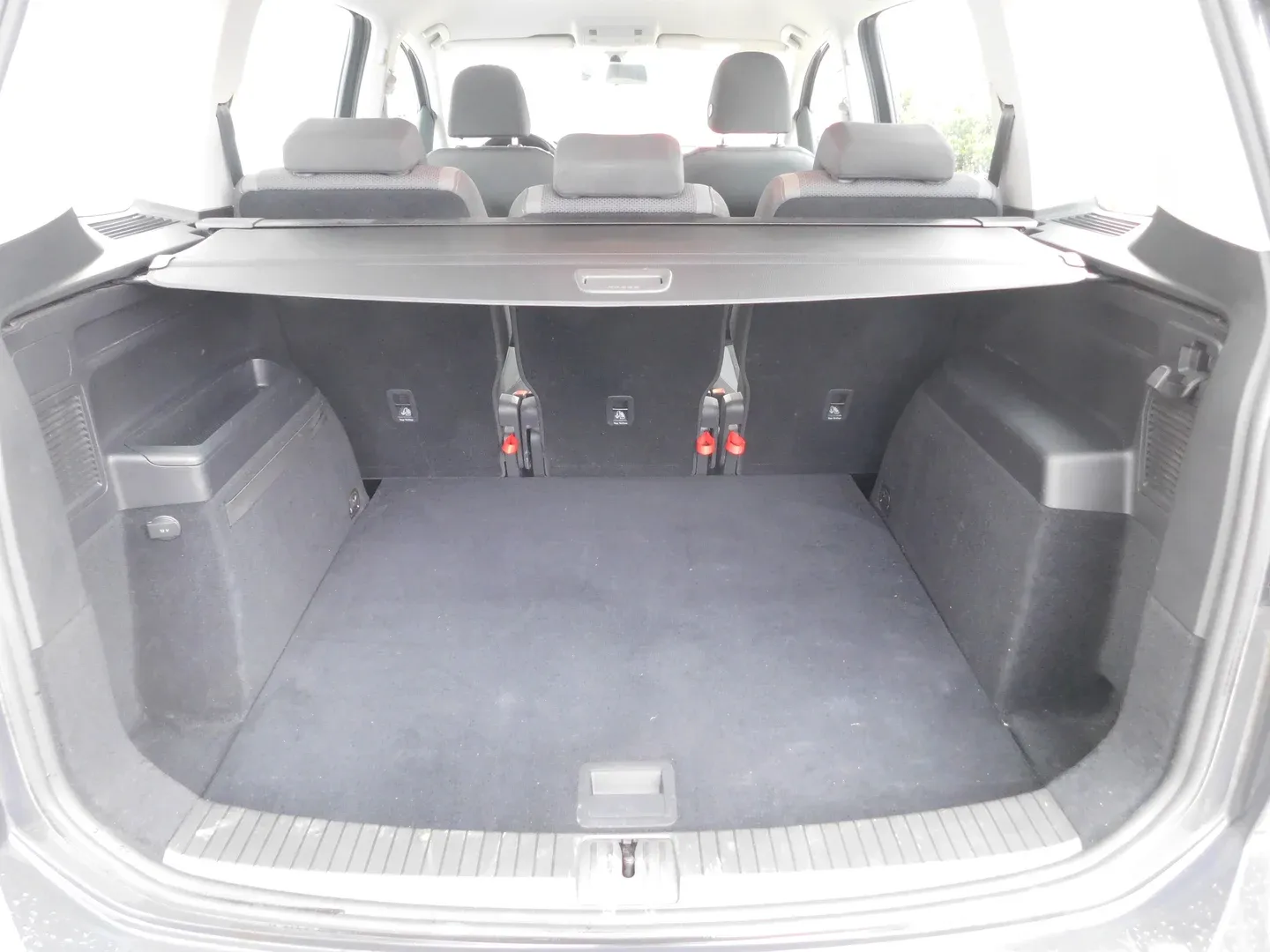 09292 volkswagen touran 1.6 tdi dsg trendline - slika 14