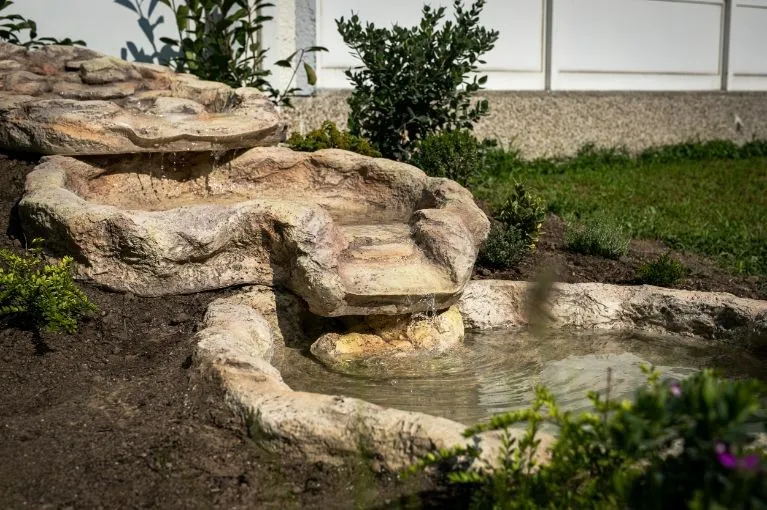 Vrtna kaskada fontana Coral - Zagreb