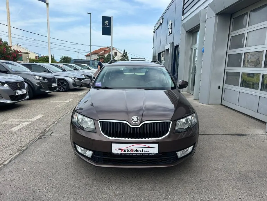 škoda octavia sw 1,6 tdi - 149.000km - servisna - odlična - reg 1 god! - slika 2