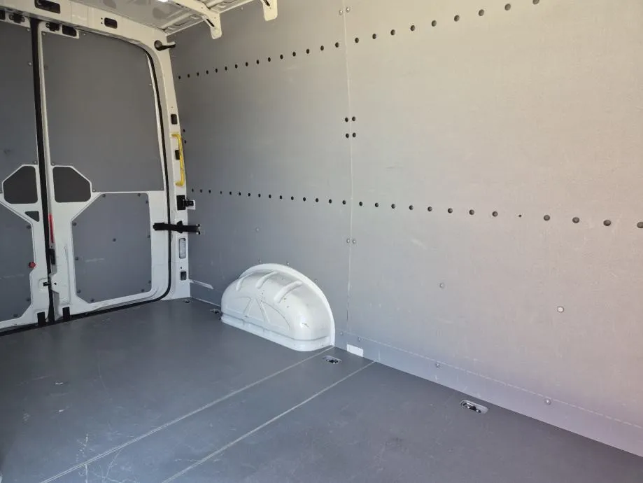 vw crafter 2.0 tdi, l3h3, redizajn, odlično stanje, garancija.., 2024 - slika 9
