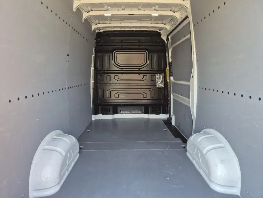 vw crafter 2.0 tdi, l3h3, redizajn, odlično stanje, garancija.., 2024 - slika 10