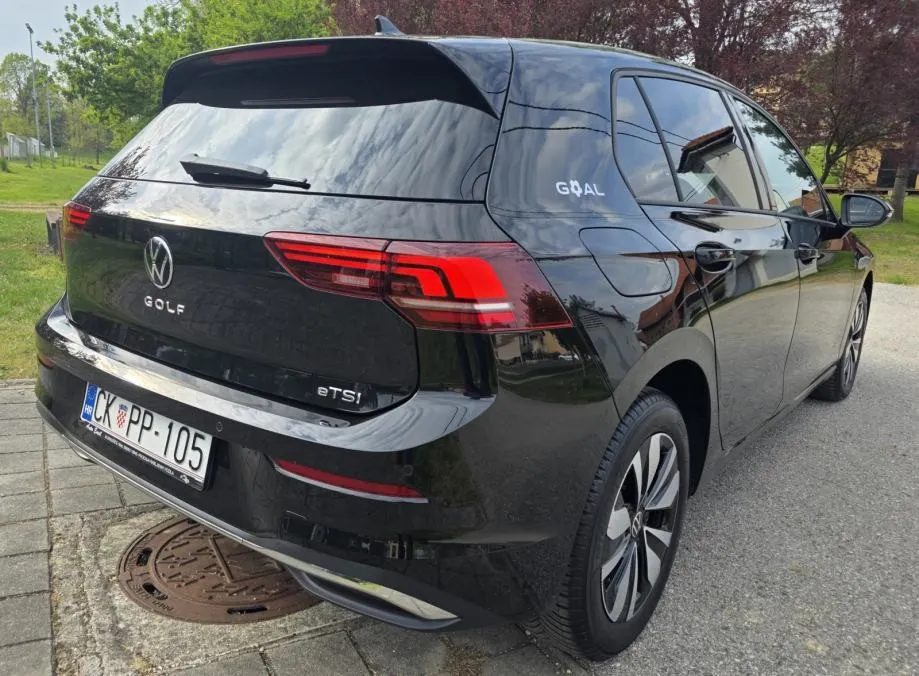 vw golf 8 1,5 etsi - slika 12