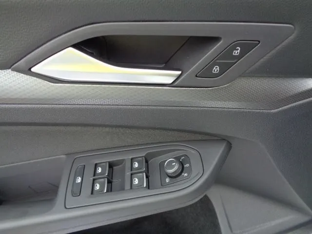 vw golf 8 2,0 tdi active/nav/virt/led/temp+/grsj+upr/lanas/mrk/paas/.. - slika 25