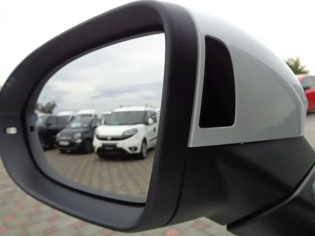 vw golf 8 2,0 tdi active/nav/virt/led/temp+/grsj+upr/lanas/mrk/paas/.. - slika 26