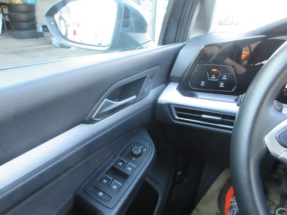 vw golf 8 2,0 tdi life,115ks,navi,rik.kamera,led,virtual,toop stanje,. - slika 17