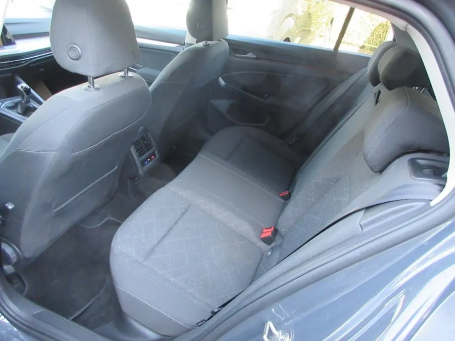 vw golf 8 2,0 tdi life,115ks,navi,rik.kamera,led,virtual,toop stanje,. - slika 11