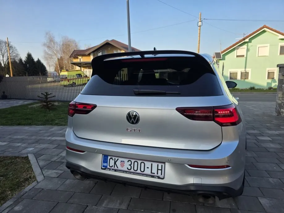 vw golf 8 2,0 tsi - slika 15