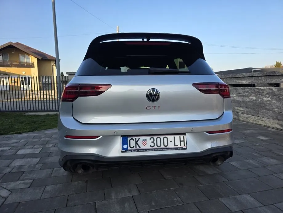 vw golf 8 2,0 tsi - slika 18