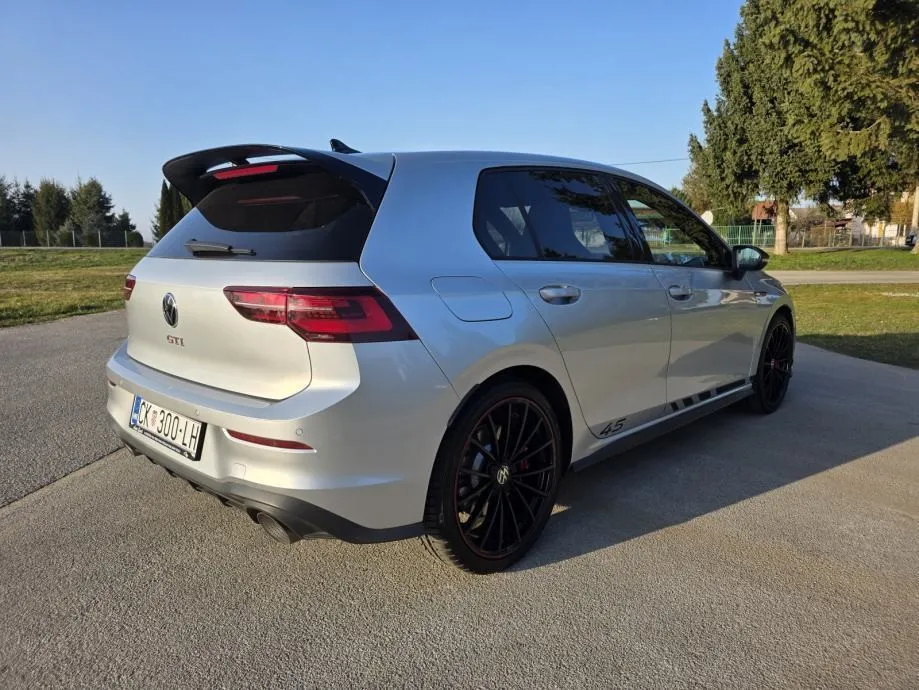 vw golf 8 2,0 tsi - slika 6